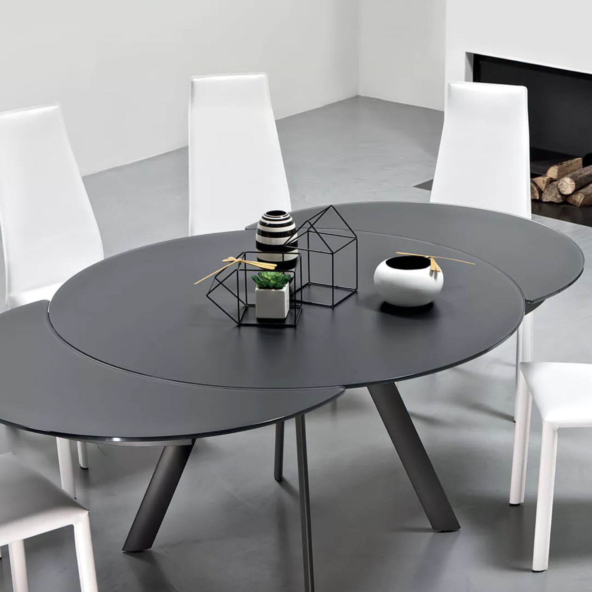 Giro Dining Table